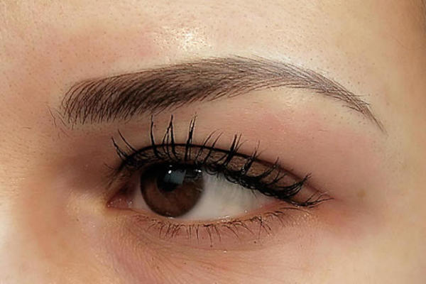 HOĆETE NEŠTO NOVO, A DRUGAČIJE? Metodom japanskog iscrtavanja obrva doći ćete do toga da se svi na ulici okreću za vama