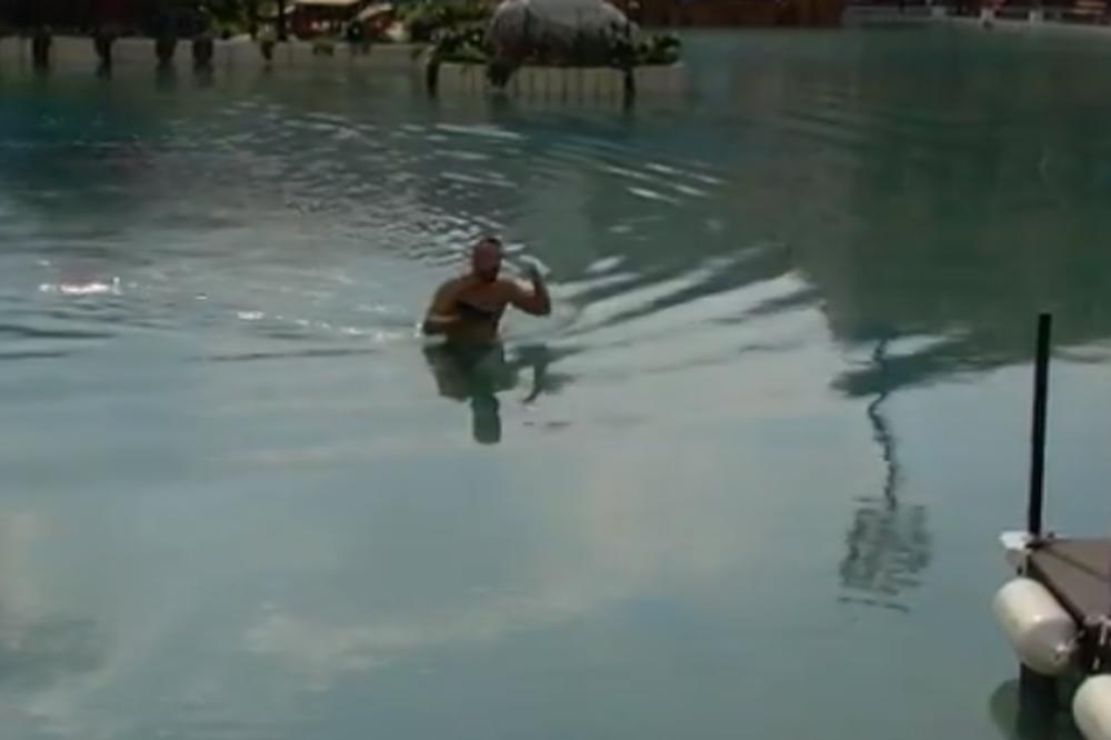 ZABORAVILI GA I OSTAVILI BEZ ČAMCA! Vladimir uleteo u jezero i preplivao do prodavnice i hrane