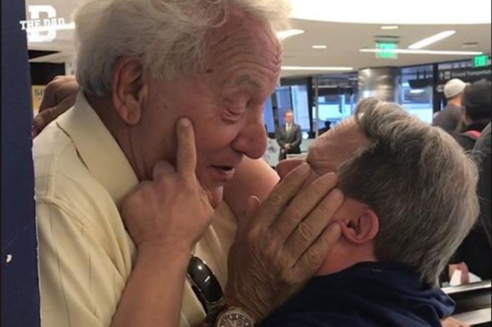 SIN (53) SA DAUNOVIM SINDROMOM PRVI PUT JE BIO RAZDVOJEN OD OCA (88) NEDELJU DANA! Njhov ponovni susret nikoga ne ostavlja ravnodušnim! (VIDEO)