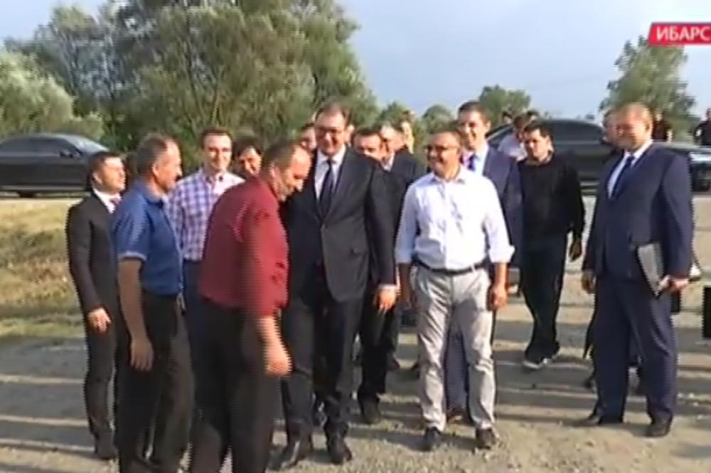 VUČIĆ JE KOVAČEVIĆIMA DONEO I POKLON: Porodici sa Kosova uskoro stiže traktor!