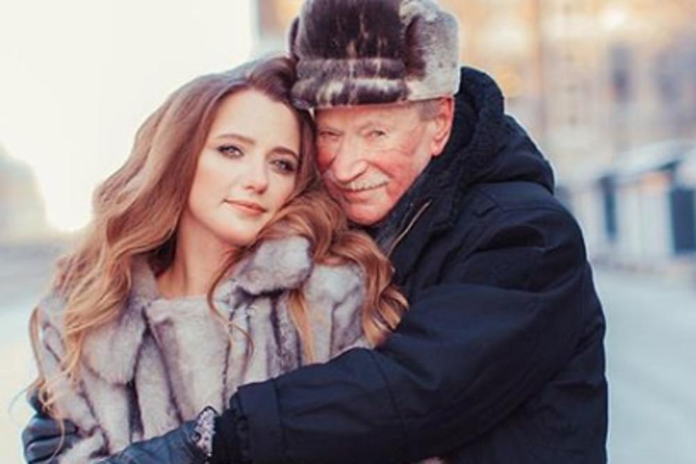 GODINE SU IPAK VAŽNE! Oženio je čak ŠEST DECENIJA mlađu devojku, a onda su se razveli zbog GROZNOG razloga!