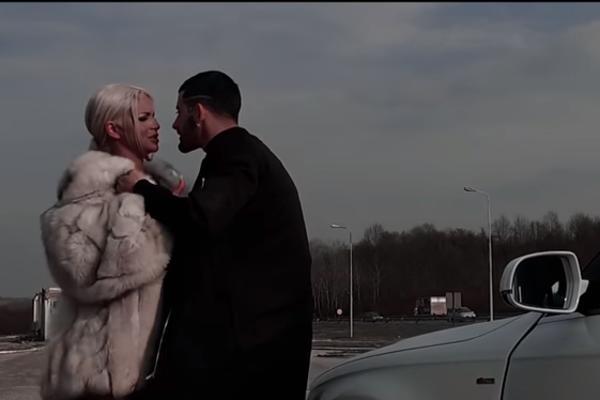 SVI KUKAJU U DOBA KORONE, A NAŠA PEVAČICA PAZARILA STAN: Lokacija miriše na bogatstvo!