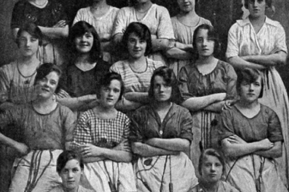 FOTOGRAFIJA STARA 117 godina krije JEZIV DETALJ koji ni dan danas razjašnjen! DA LI VIDITE O ČEMU SE RADI? (FOTO)