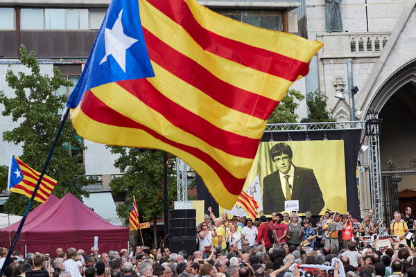 BARSELONA ĆE DANAS GORETI! Katalonci slave svoj NACIONALNI PRAZNIK, Madrid spreman da pošalje POLICIJU na skup!