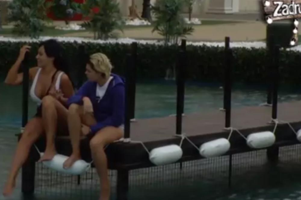 NAZIVALE JEDNA DRUGU PROSTITUKAMA, A SADA JOJ PLAČE NA RAMENU! Mina tražila savete od Subotićke i plakala za Igorom!