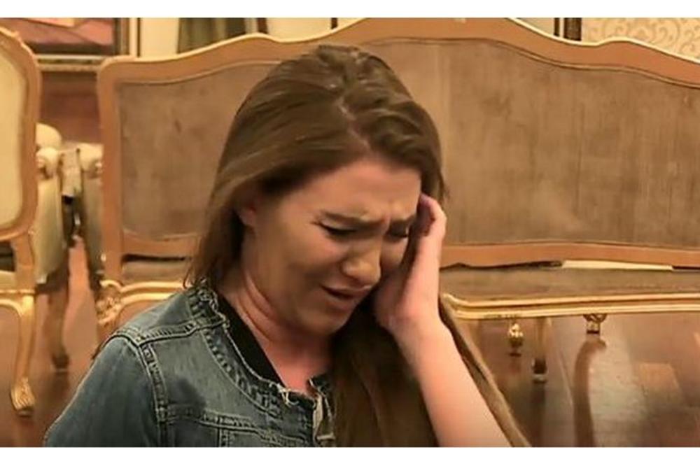 ODVRATNI STE MI, HOĆU NAPOLJE, NAPRAVIĆU SKANDAL! Izabela ljubomorna na majku od besa ne zna više šta radi!