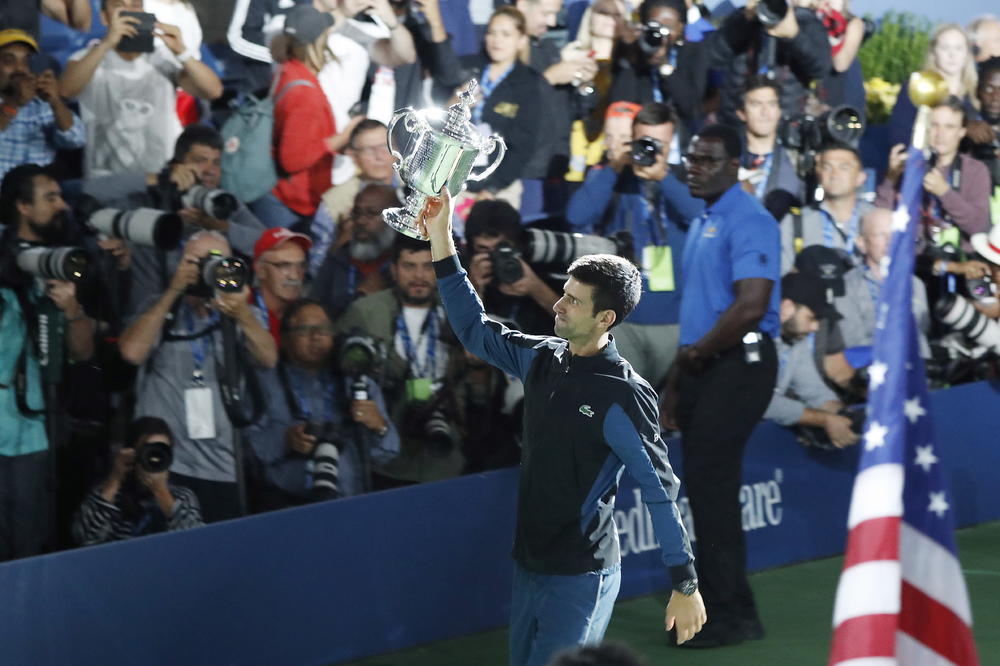 EUFORIJA U DRUGOM NAJVEĆEM SRPSKOM GRADU: Nole stigao u Čikago i izazvao erupciju oduševljenja!