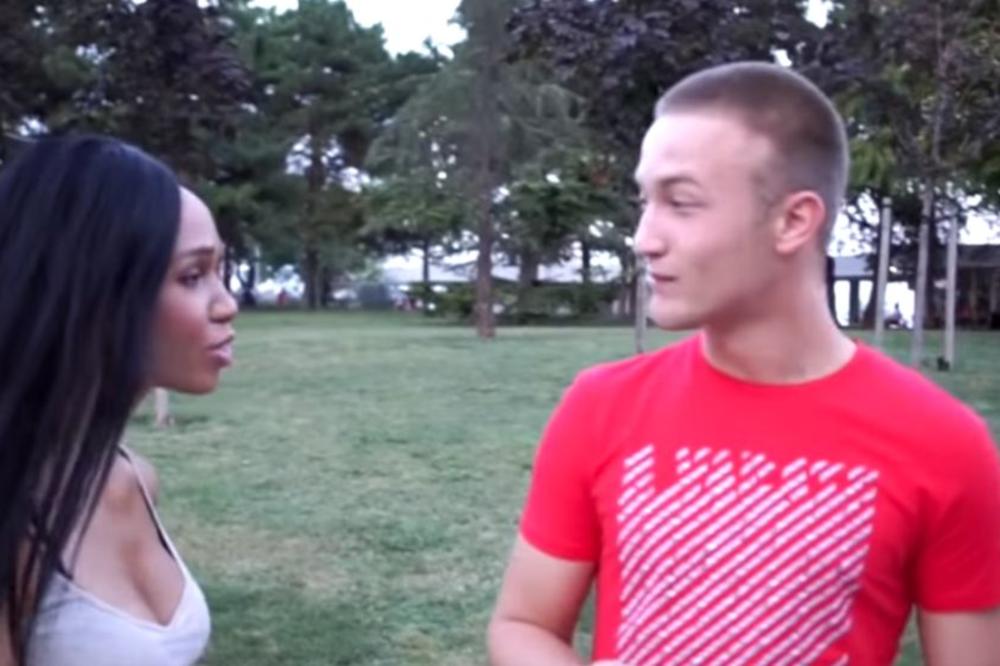 AMERIKANKA napravila BUREK, pa delila ljudima u Beogradu: Ovo su njihove URNEBESNE REAKCIJE (VIDEO)