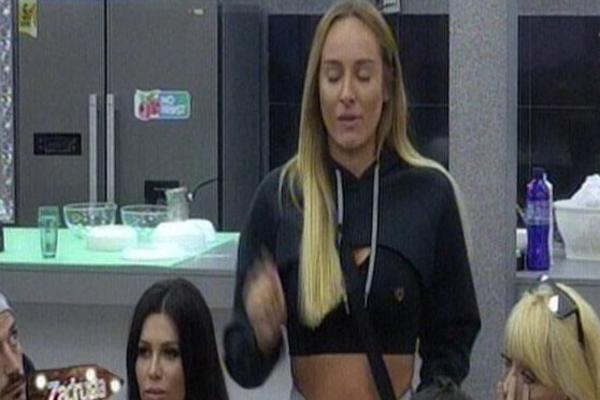 PRVI VELIKI FAJT LUNE ĐOGANI U ZADRUZI 2: Dorotea je osetila BES SLOBINE LJUBAVNICE zbog brata Adama! (VIDEO)