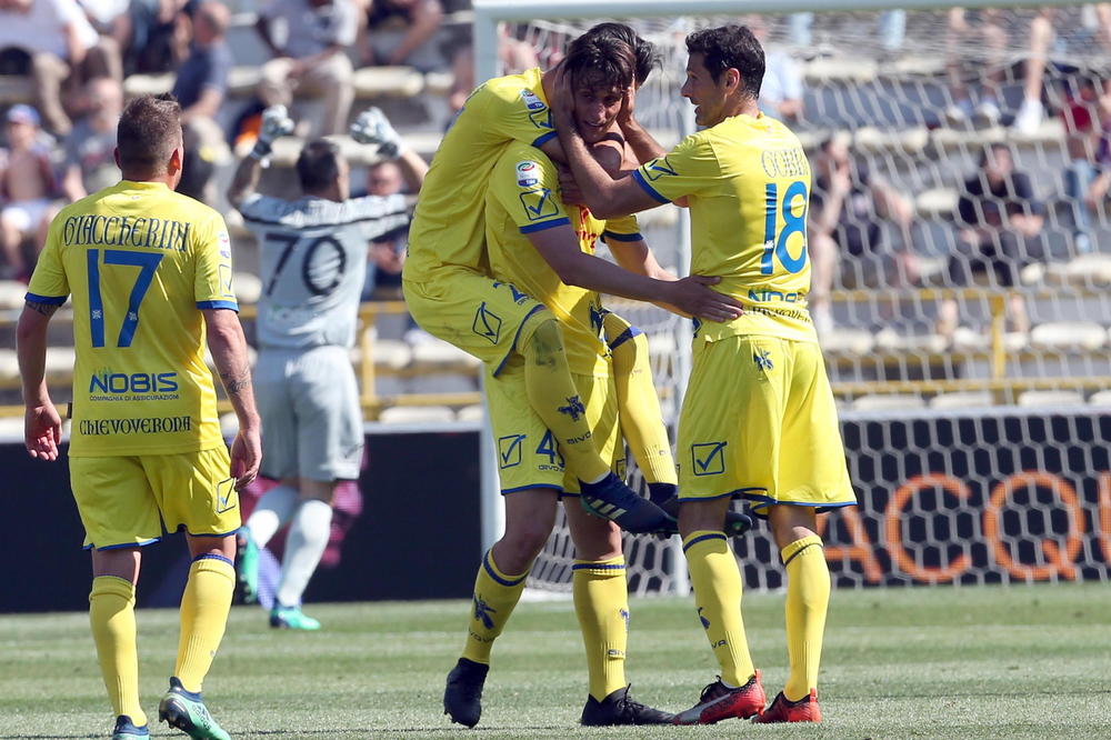 KJEVO STIGLA RUKA PRAVDE: Oduzeta su im tri boda i platiće 200.000 evra!