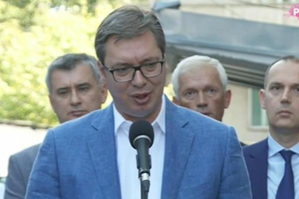 VUČIĆ U POSETI KBC ZEMUN: Deca i stari su nam prioritet! Zdravstvo je srce našeg društva!