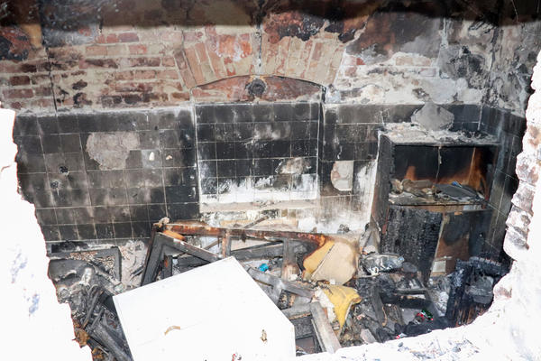 KUPIO NOVU KUĆU PA U NJOJ PRONAŠAO JEZIVU LUTKU SA PORUKOM IZ 1961. GODINE: Zbog onog što mu je REKLA, ZALEDIO SE