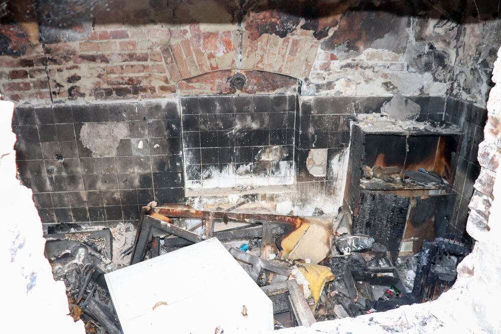 KUPIO NOVU KUĆU PA U NJOJ PRONAŠAO JEZIVU LUTKU SA PORUKOM IZ 1961. GODINE: Zbog onog što mu je REKLA, ZALEDIO SE