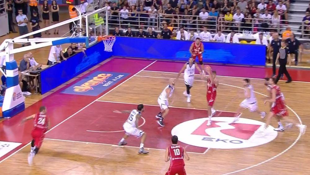 Bogdan Bogdanović asistira za Stefana Jovića  