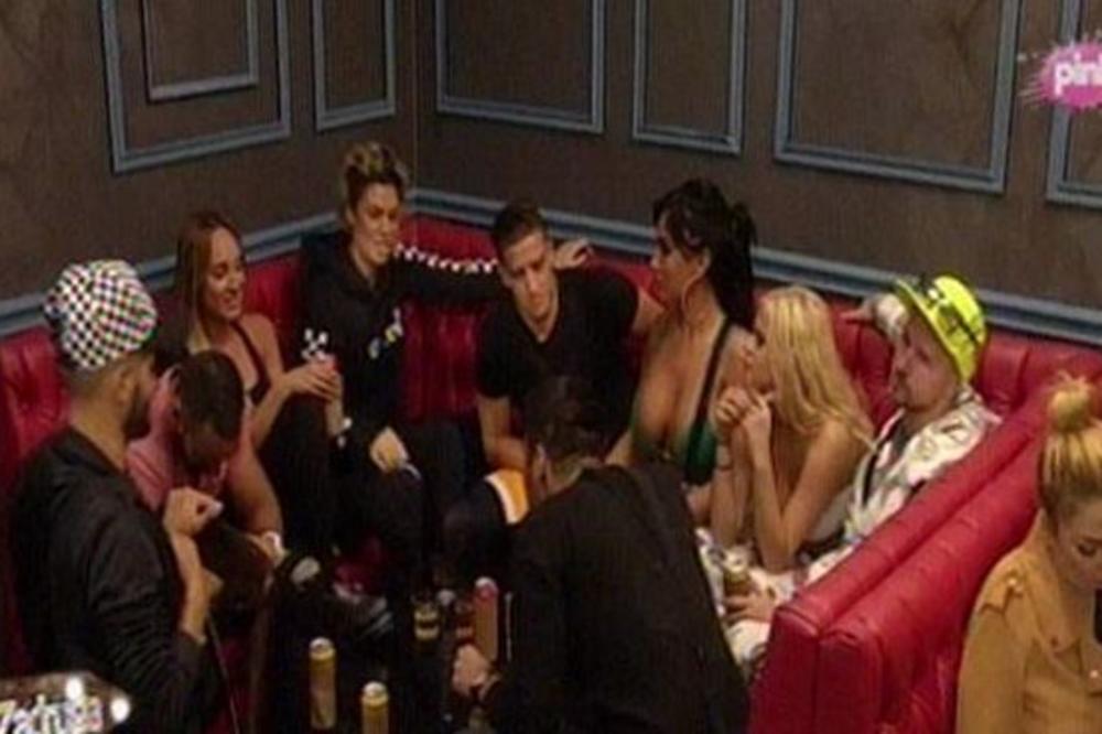 ALEKSANDRA JE REKLA NAJUŽASNIJU STVAR O BRENDONU: Kako li će on da reaguje? (FOTO)