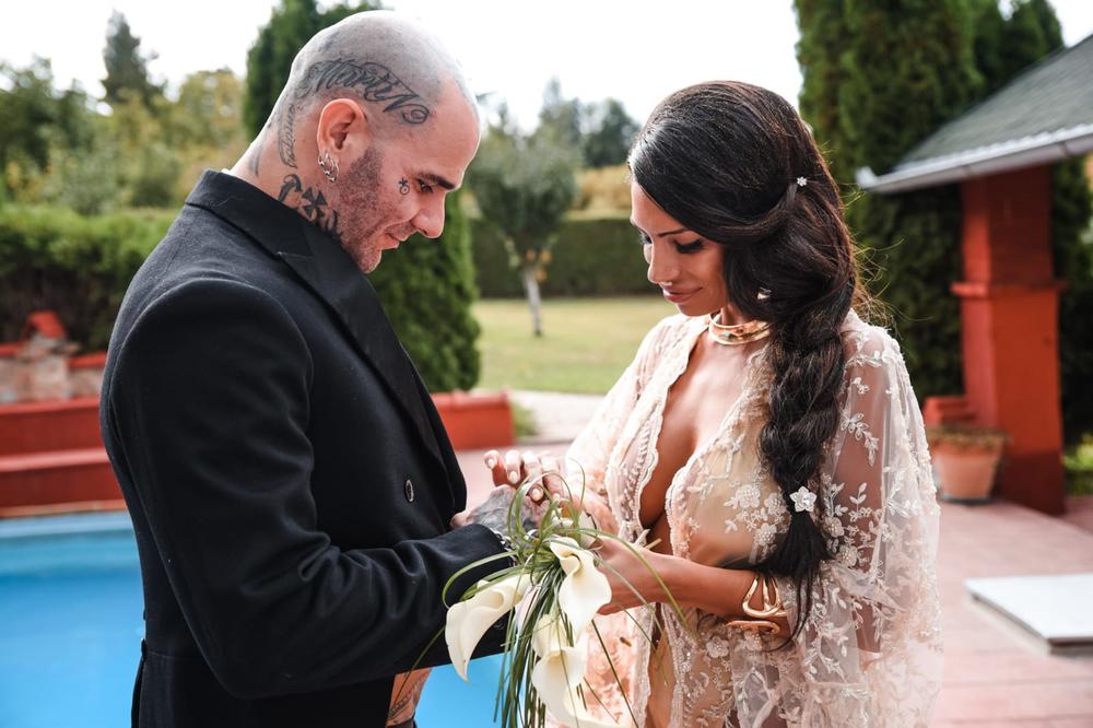 IMALI SU ŠOKANTNU SVADBU, A TEK SNIMAK... Retko ko je znao da Una Grujić ima ĆERKU, koja je LEPOTICA na mamu!