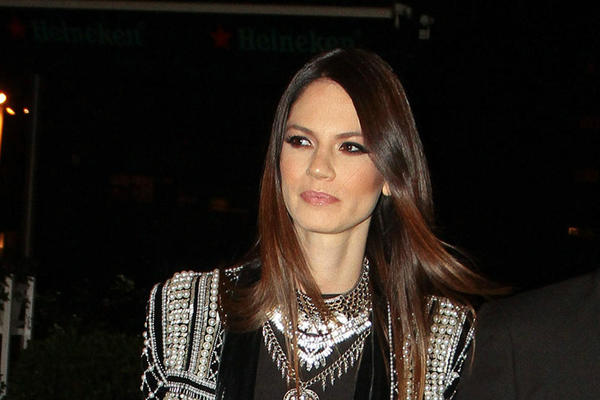 KOLIKO DOBRO IZGLEDA! Amidžić nije skidao pogled sa nje! (FOTO)