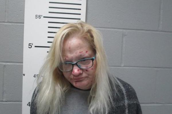 PRIZNALA NEOPISIVI ZLOČIN: Majka krala lekove protiv bolova ĆERKI KOJA UMIRE! (VIDEO)