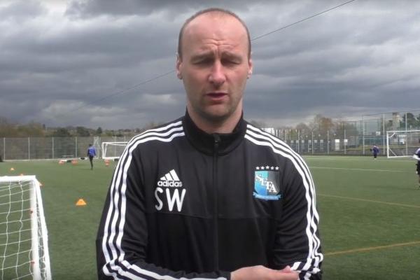 KAD PREDSEDNIK KLUBA ŠMRČE KOKAIN NA POLUVREMENU: Doveo trenera, pa ga otpustio za tri sata!