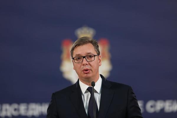 VUČIĆ IRONIČNO O OPOZICIJI: Čim pomislim na Vukadinovića, Đilasa i Jeremića ophrva me strah da ne znam šta ću!