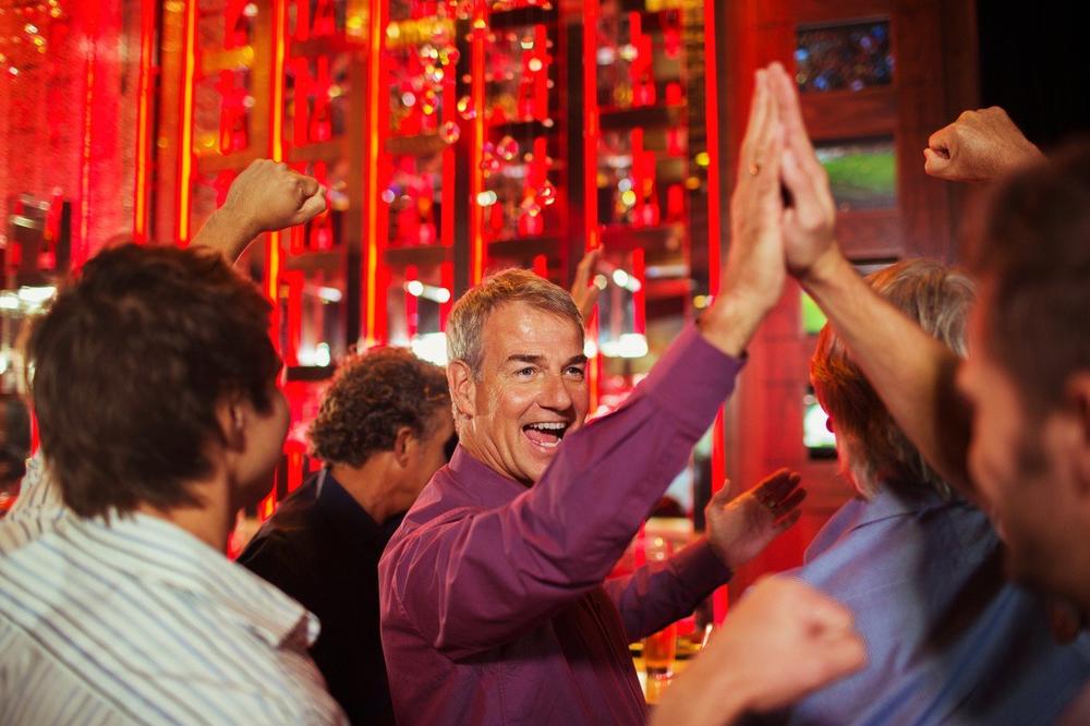 NAKON LUDE ŽURKE 80 LJUDI SE ZARAZILO KORONOM: Među njima je i SEKRETAR ZA ZDRAVSTVO!