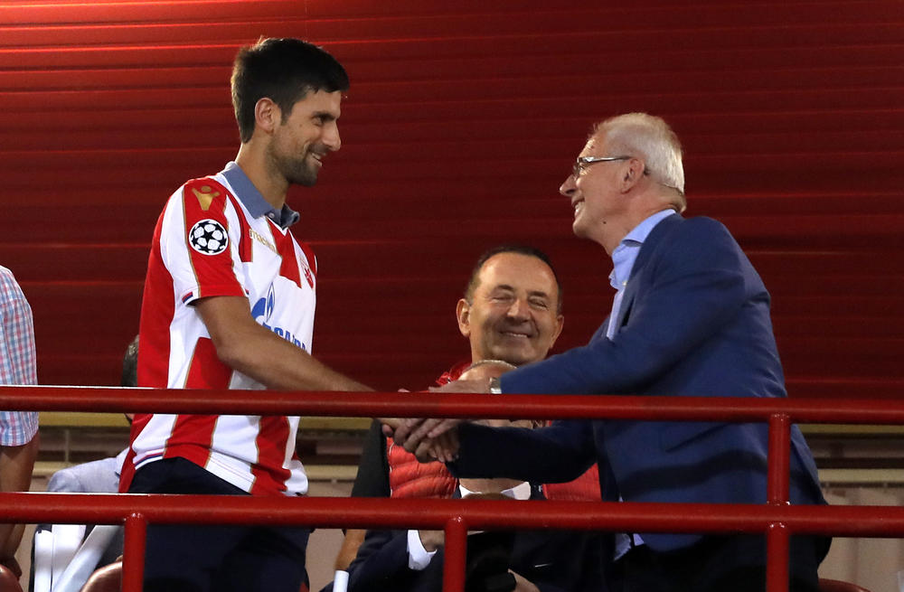 Novak Đoković sa predsednikom Crvene zvezde Svetozarom Mijailovićem  