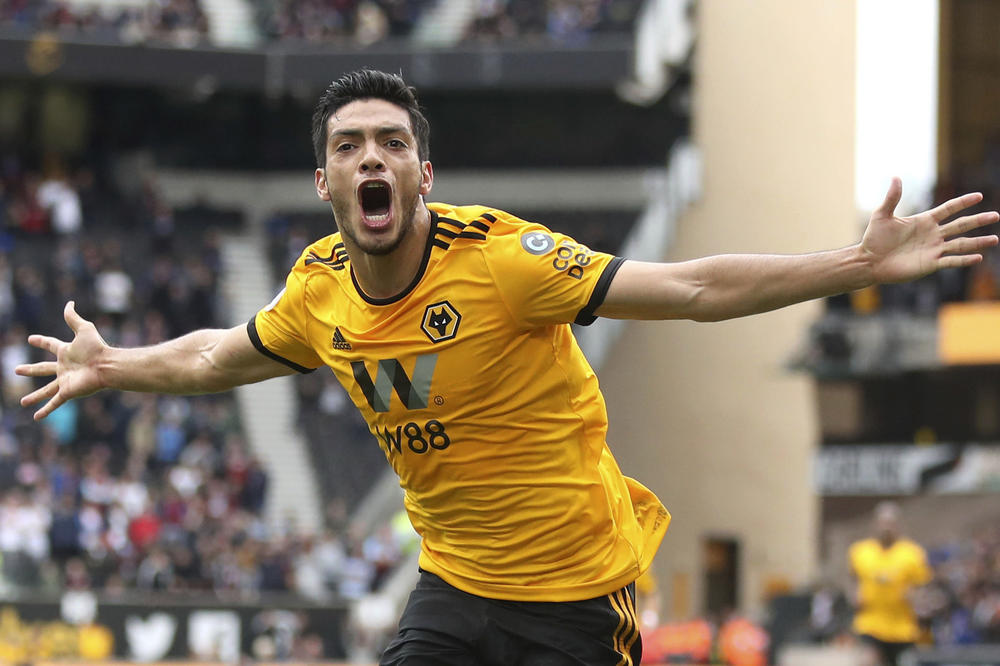 POSLE OSAM MESECI PONOVO NA TERENU: Raul Himenez prvi put nakon teške povrede glave zaigrao za svoj tim!