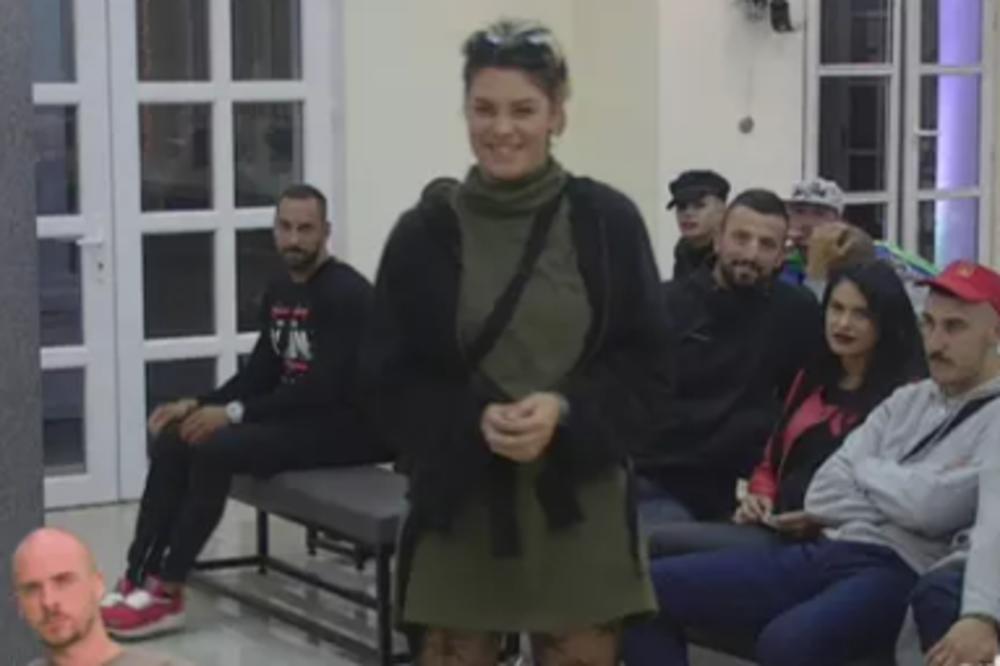ZADNJICA SEVALA NA SVE STRANE! Mina Vrbaški bez BLAMA i SRAMA pokazala sa čime RASPOLAŽE!  (FOTO)