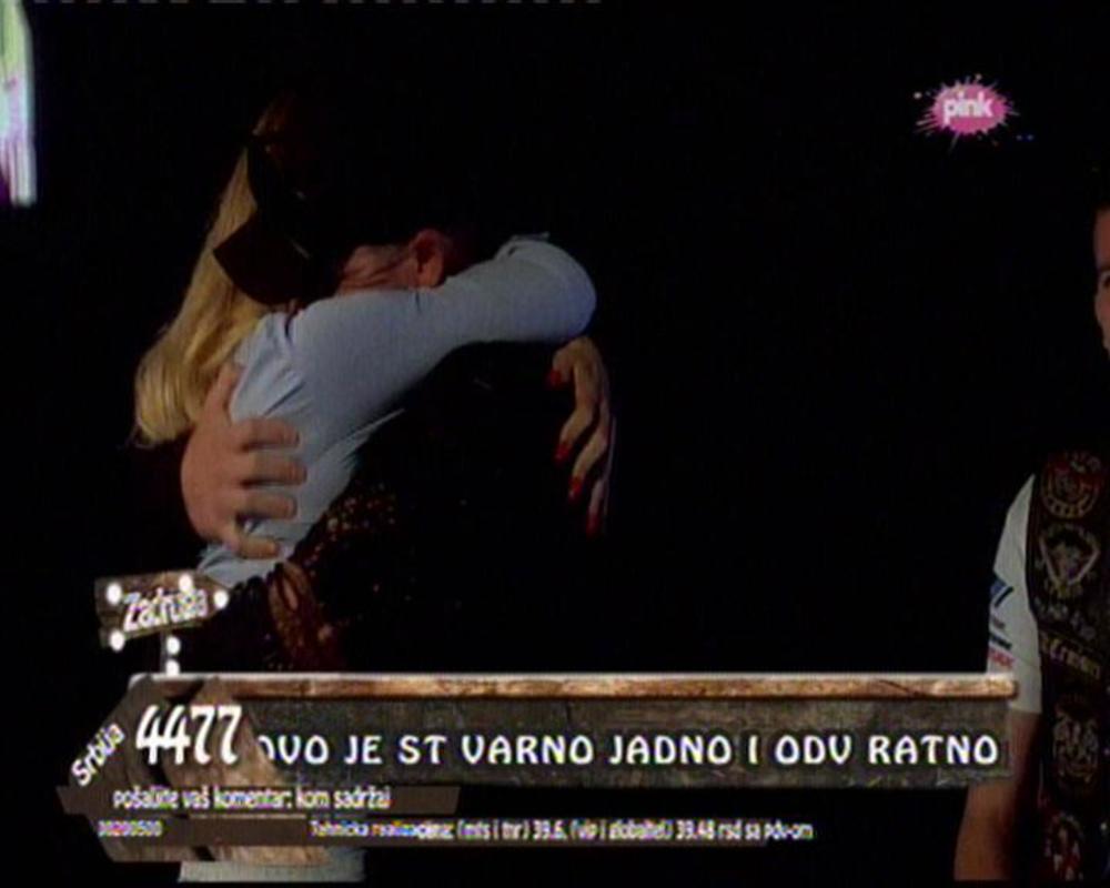 Dean Stejin sa devojkom Minom Golubović  