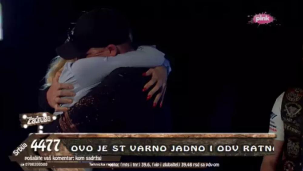 Deana je dočekala devojka