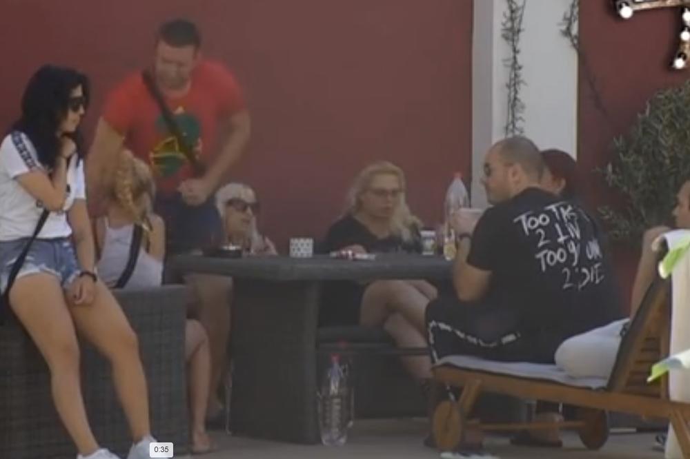 TI SI ĐUBRE OD ŽENE, DŽABA TI ŠKOLA! GLUPAČO JEDNA: Oplela Marija Kulić po Snežani!