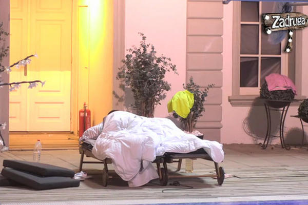 VLADIMIR I STANIJA DO JUTRA ISPOD JORGANA! Ovo je zaista trajalo dugo (VIDEO)