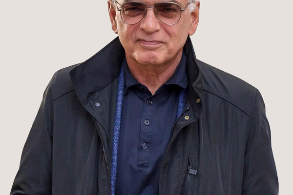 KAREN ŠAHNAZAROV DOLAZI U BEOGRAD: Čuveni ruski sineasta stiže na premijeru filma Ubiti po viđenju (VIDEO)