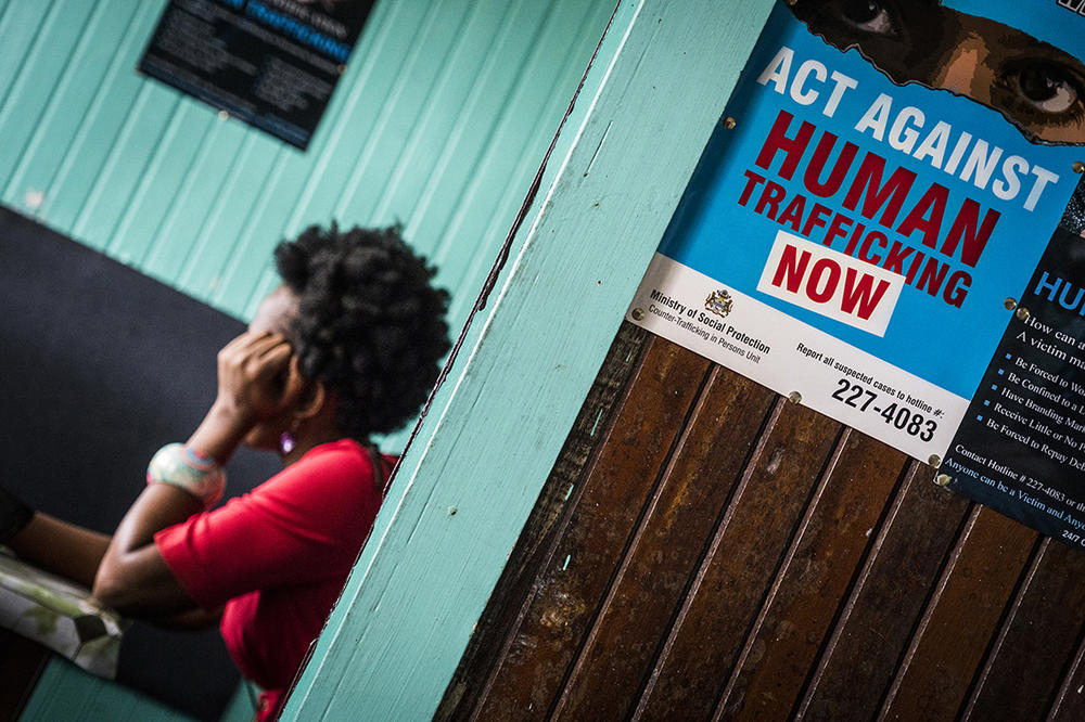 BILO IH JE NA STOTINE, POSLE NEKIH SAM KRVARILA, MISLILA SAM DA ĆU UMRETI! Ana je bila žrtva TRGOVINE LJUDIMA