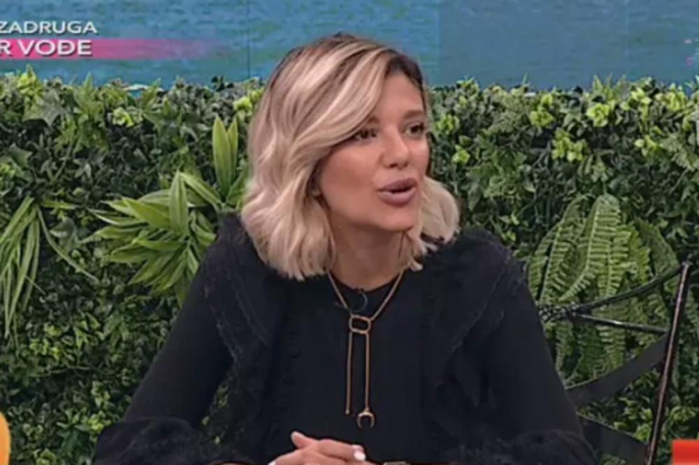 PENOM POKUŠALA DA PRIKRIJE GOLOTINJU: Kija otišla na odmor, pa se slikala POTPUNO GOLA! (FOTO)