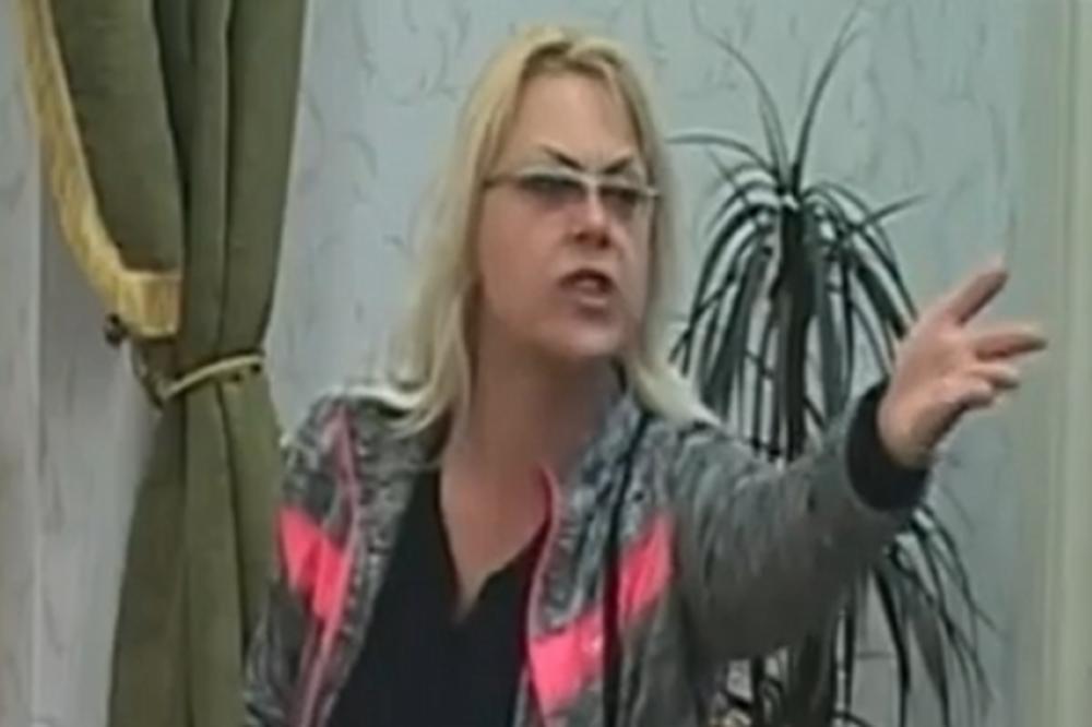 MILJANA, IZVUČI TE GAĆICE! Marija poludela kad je videla ćerku da se šetka u donjem vešu! Njih dve su potpuni HIT (VIDEO)