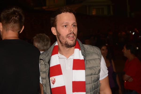 AU, IGOR KOJIĆ PONOVO LJUBI OVU LEPOTICU! Komentari ne prestaju da se nižu, šta je sa Severinom?! (FOTO)