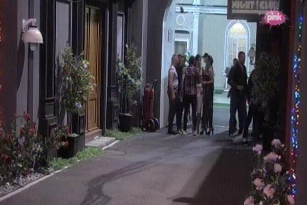 NAPAD ČEKIĆEM U ZADRUZI! Aleksandra udarila Snežanu i nasrnula na Ramonu! (VIDEO)