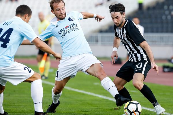 MENJAJU TRENERE KAO KOŠULJE: Superligaš ponovo promenio stratega usred sezone!