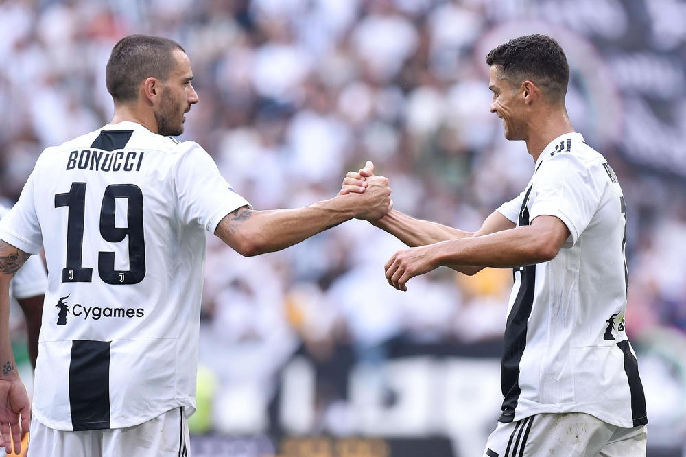 ZVEZDA JUVENTUSA: Sudija Brih je slep!