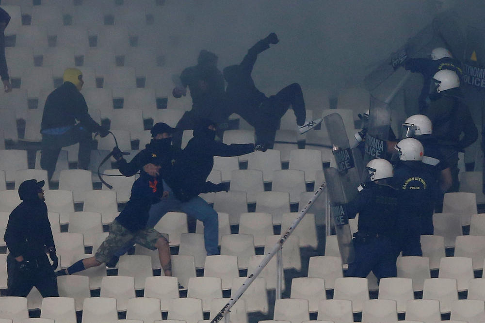ŽESTOKA NAJAVA UTAKMICE: Navijači PAOK-a razbili od batina Čelsijeve pristalice!