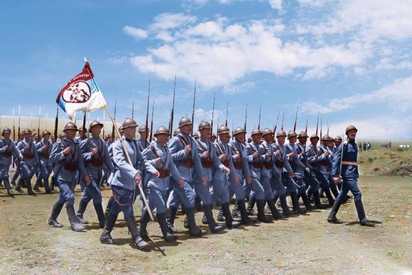 SRBIJA JE IZGUBILA SVOJU SVETINJU - ZASTAVU GVOZDENOG PUKA! Da li je ovo naša najveća bruka? (NIKAD OBJAVLJEN FOTO)