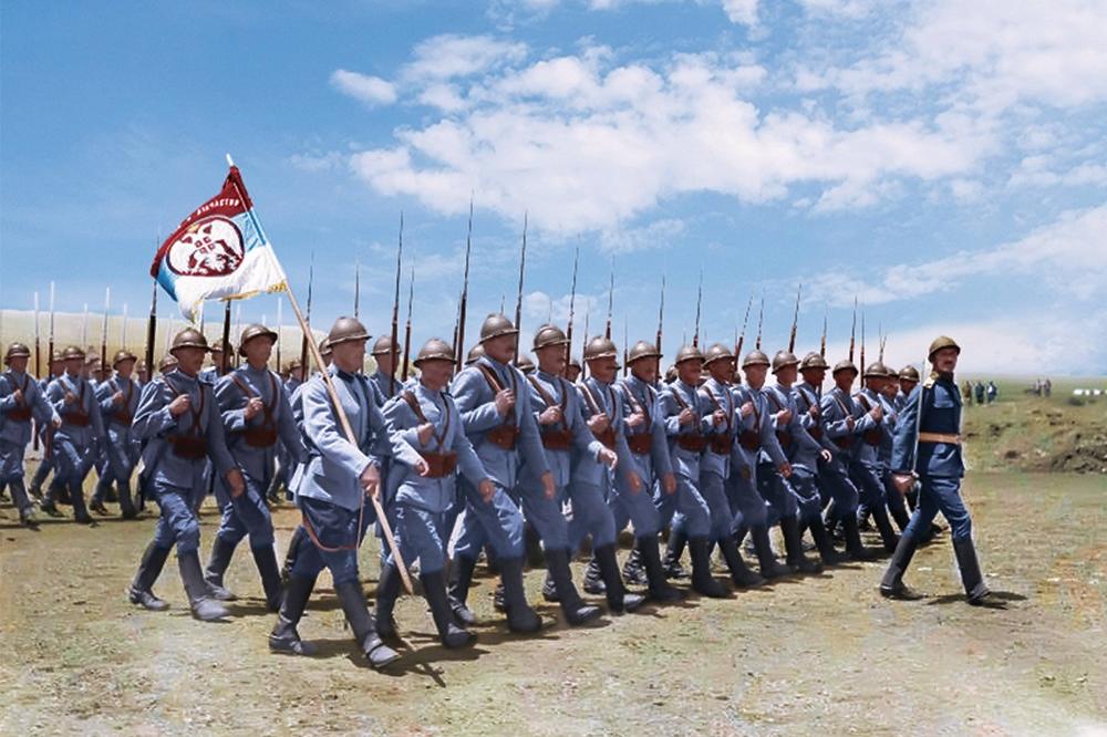 SRBIJA JE IZGUBILA SVOJU SVETINJU - ZASTAVU GVOZDENOG PUKA! Da li je ovo naša najveća bruka? (NIKAD OBJAVLJEN FOTO)