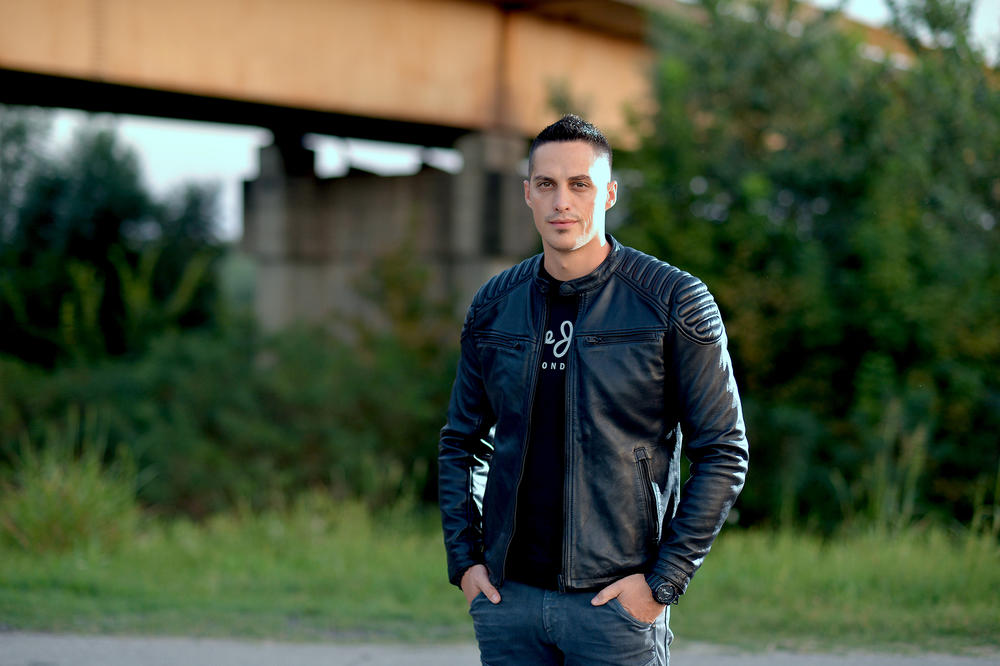 BUDI TO ŠTO JESI: Poslušajte novi singl Dušana Markovića Mareta