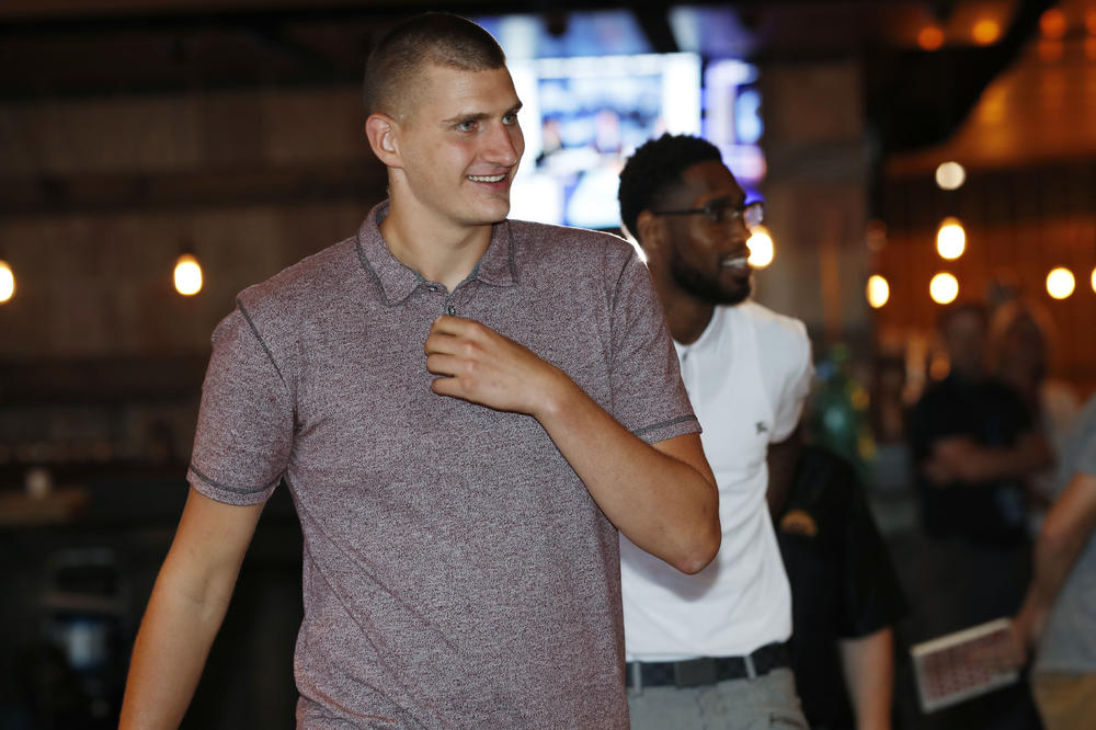 JOKIĆ RASPALJUJE MAŠTU NAVIJAČIMA: Šokiraćemo svet!