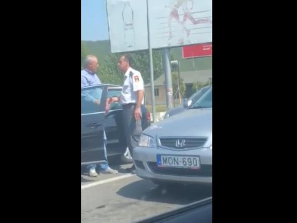 Uprava carina pokrenula je disciplinski postupak protiv carinskog službenika D.L. zbog sumnje da je nedavno uzeo mito na graničnom prelazu Sukobin, a o čemu postoji i video-zapis  