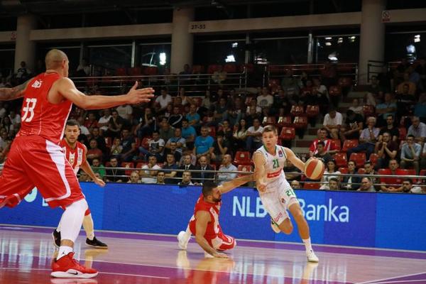 FANTASTIČAN DEBI TOMIĆEVE ZVEZDE NA ZVANIČNIM MEČEVIMA: Olimpija osetila bes vicešampiona ABA lige!