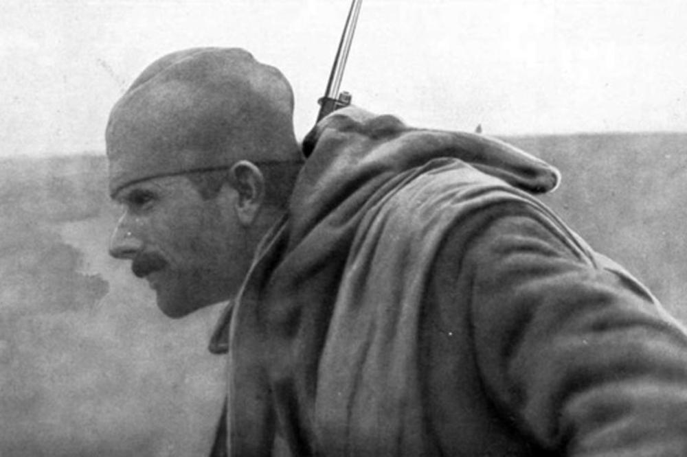 SVI ZNATE OVU FOTOGRAFIJU, ALI NE I KAKVU BOL KRIJE! Nikad ispričana priča o heroju kome Srbi ne znaju ime