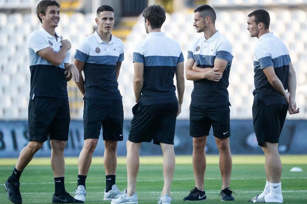 STIŽU PONUDE KAO NA TRACI U HUMSKU: Sve je spremno za milionski transfer, vreme je odlazak Partizanovog bisera!