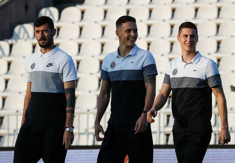 Svetozar Marković u sredini  